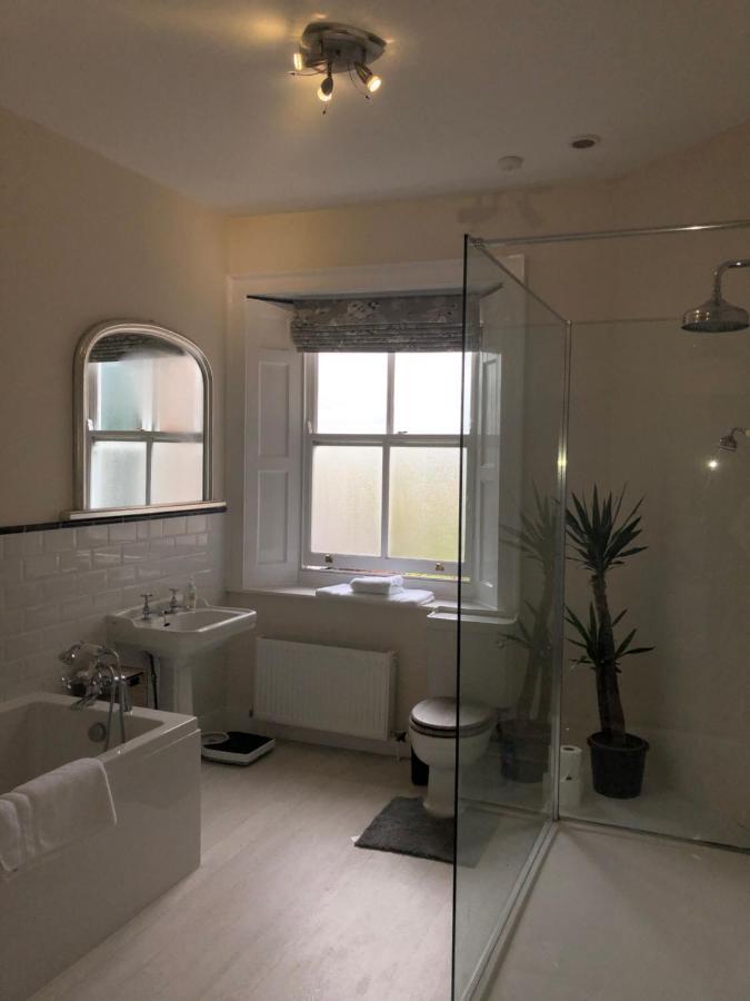 South Dalton Old Rectory Bed & Breakfast エクステリア 写真